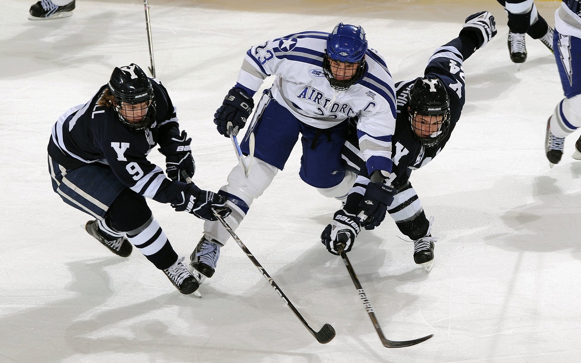 哥伦比亚女足在巴黎奥运会上展现出强大的进攻火力，哥伦比亚男足队的水平